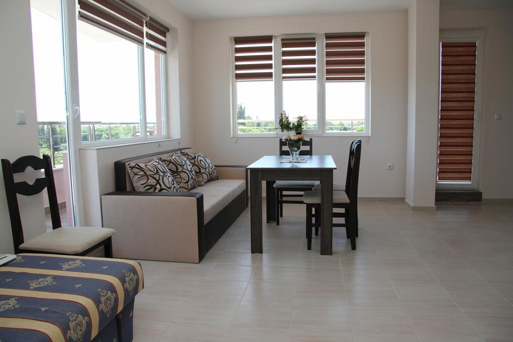 Capuccino Guest Apartments - Free Parking And Wi-Fi Sluneční pobřeží Exteriér fotografie