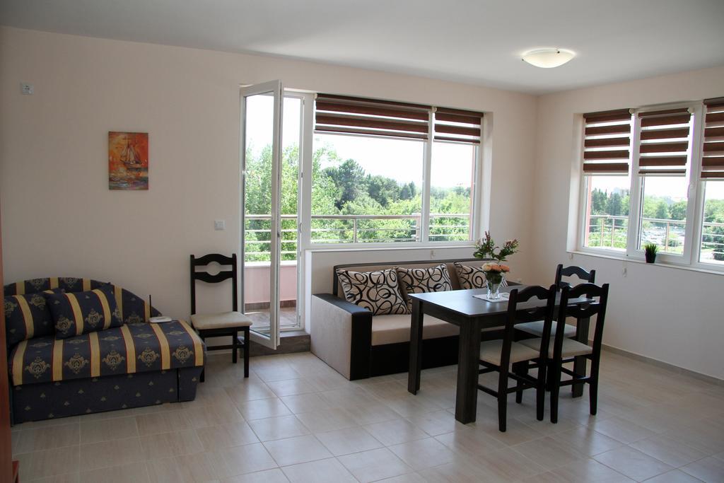 Capuccino Guest Apartments - Free Parking And Wi-Fi Sluneční pobřeží Exteriér fotografie