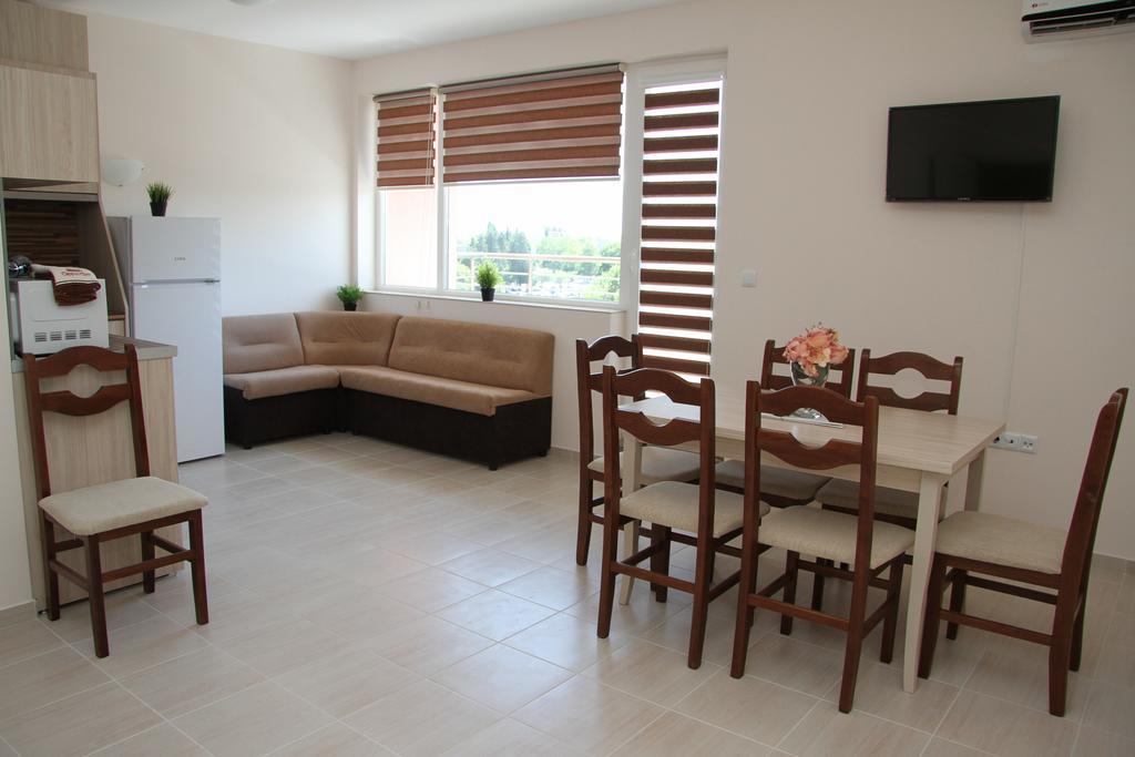 Capuccino Guest Apartments - Free Parking And Wi-Fi Sluneční pobřeží Exteriér fotografie