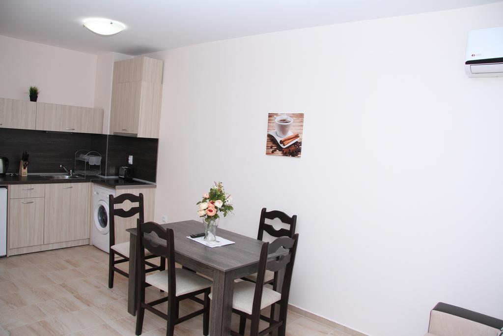 Capuccino Guest Apartments - Free Parking And Wi-Fi Sluneční pobřeží Exteriér fotografie