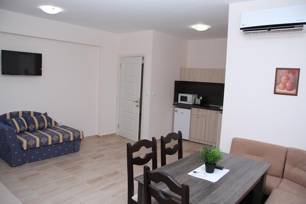 Capuccino Guest Apartments - Free Parking And Wi-Fi Sluneční pobřeží Exteriér fotografie