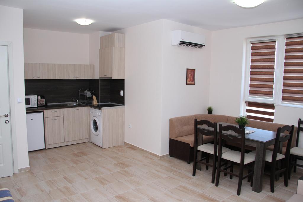Capuccino Guest Apartments - Free Parking And Wi-Fi Sluneční pobřeží Exteriér fotografie