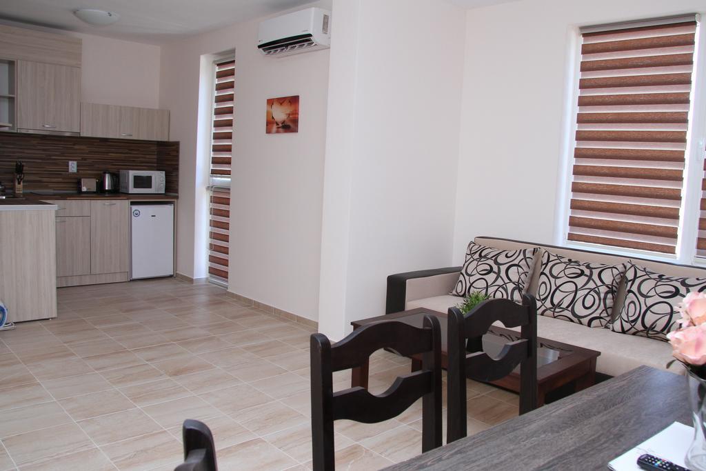 Capuccino Guest Apartments - Free Parking And Wi-Fi Sluneční pobřeží Exteriér fotografie